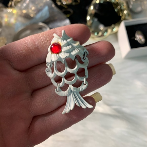 Vintage Moveable Fish Brooch - Picture 3 of 10